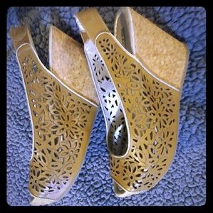 Kenneth Cole Reaction cork wedge heels